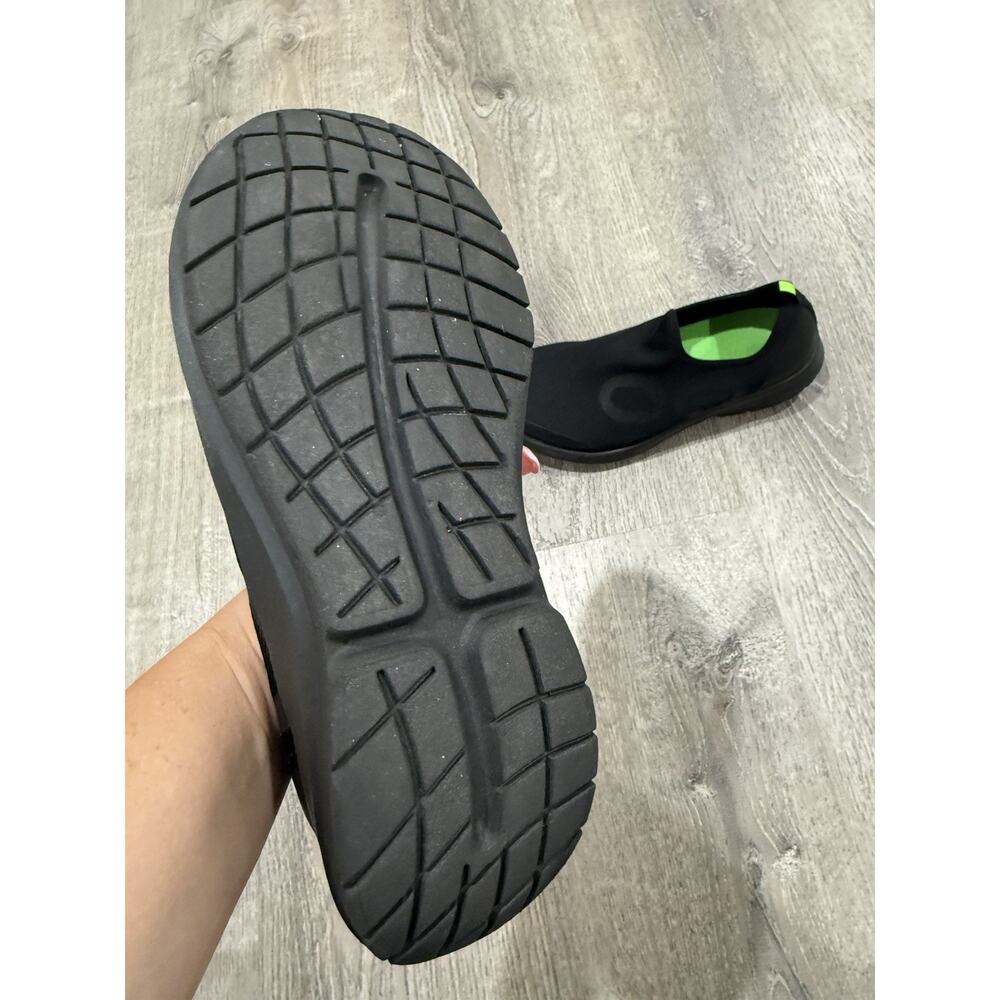 OOFOS OOMG eeZee Low Black Recovery Slip On Shoes Mens 10.5 EUC - Picture 3 of 4